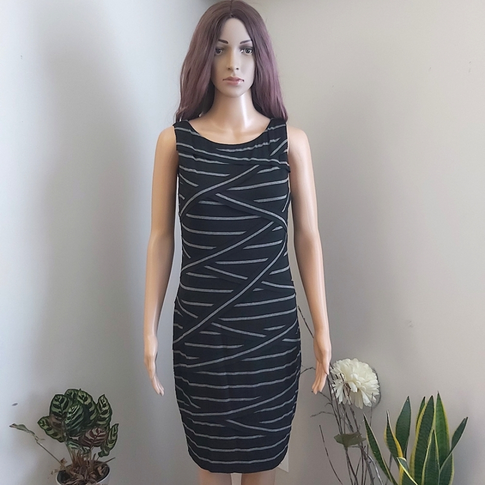 B44 mummy dress Medium black bodycon sheath  black gray sleeveless stretch